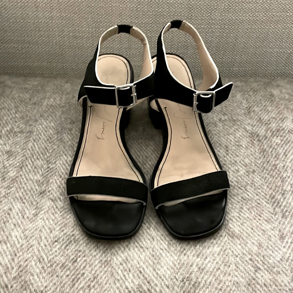 Elizabeth & James Ryann sandal